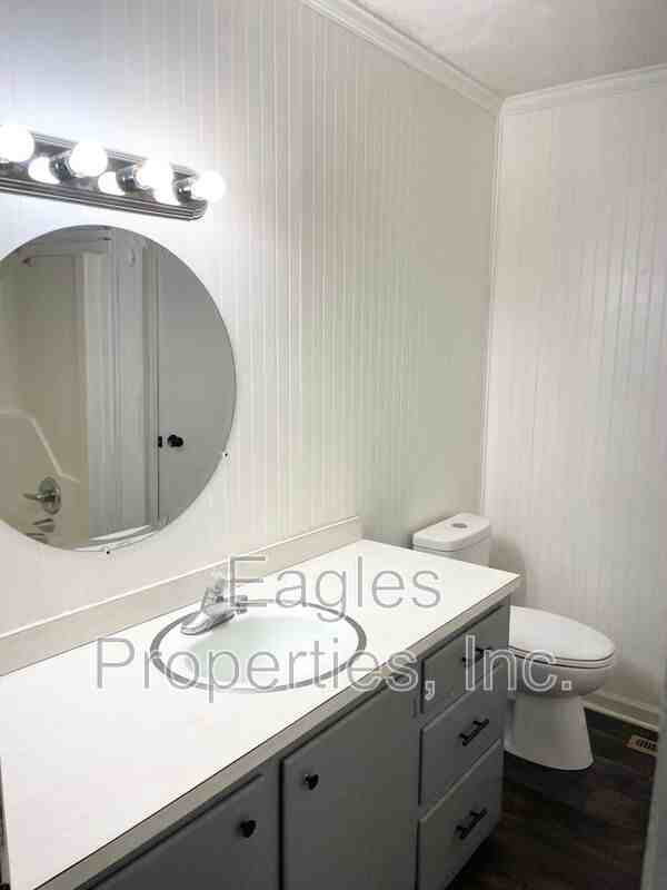 2803 Warrick Cir #F4 - Photo 3 of 6