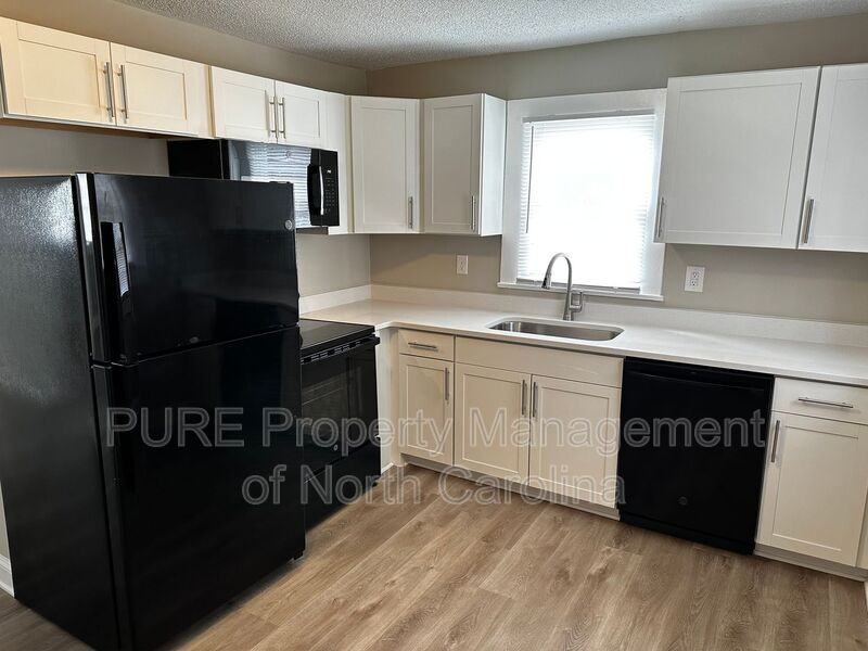 208 S Lexington Dr - Photo 5 of 26