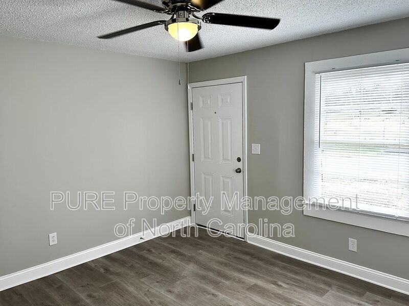 208 S Lexington Dr - Photo 2 of 25