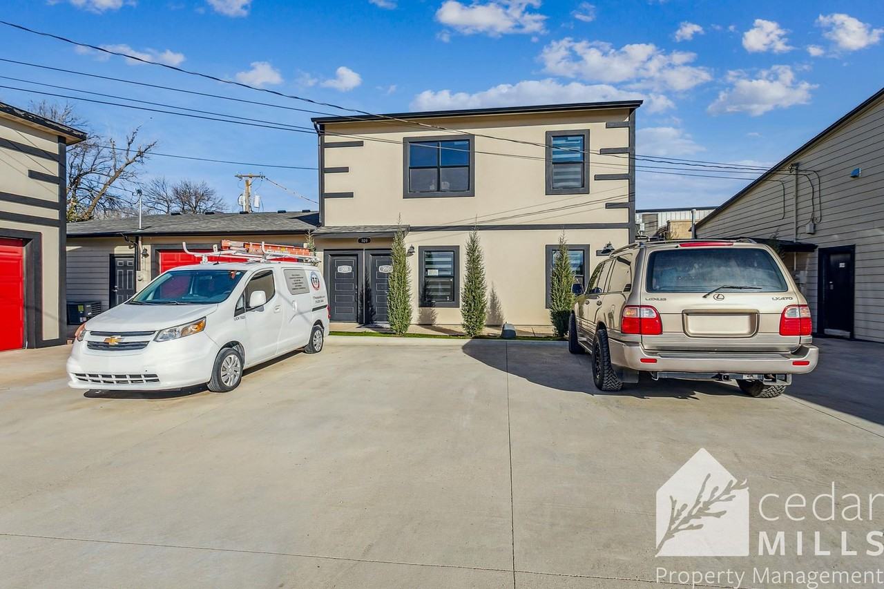 109 N Main St - Photo 2 of 11