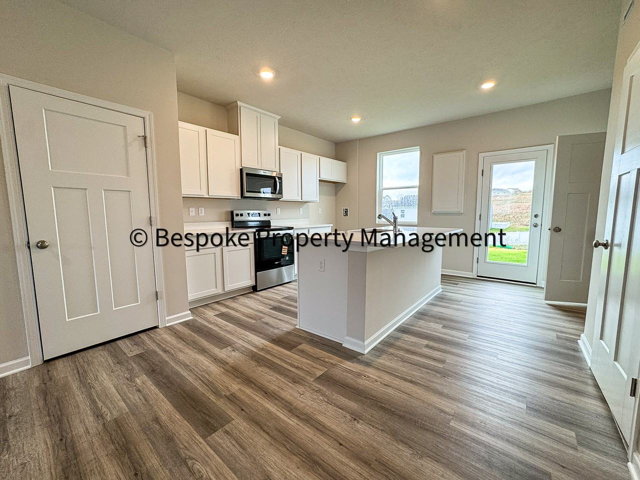 761 Mulligan Ct - Photo 6 of 36