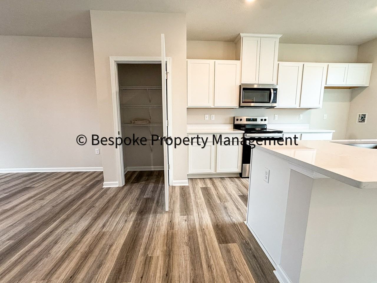 761 Mulligan Ct - Photo 7 of 36