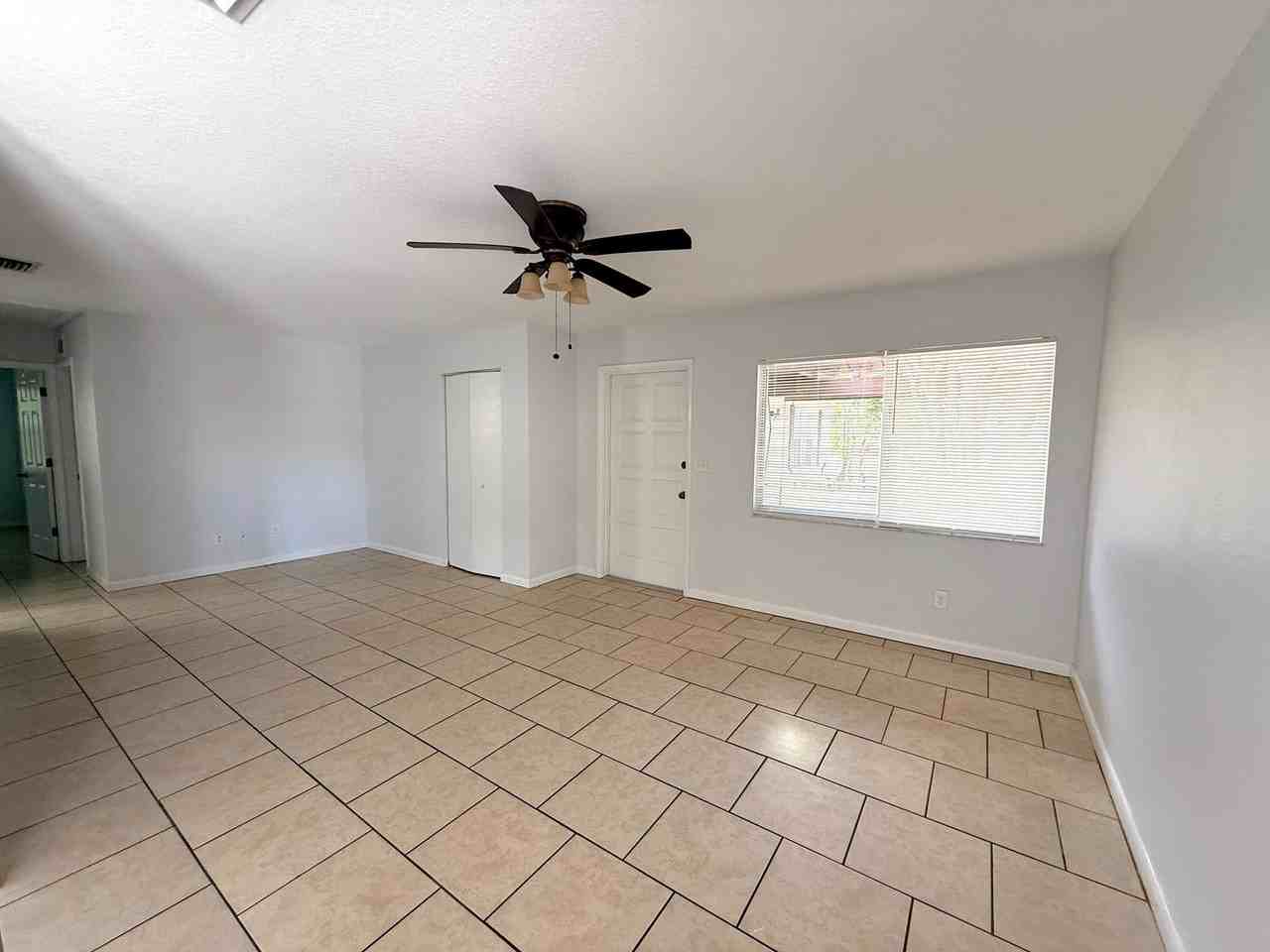 2512 51st Avenue Terrace West - Photo 3 of 14