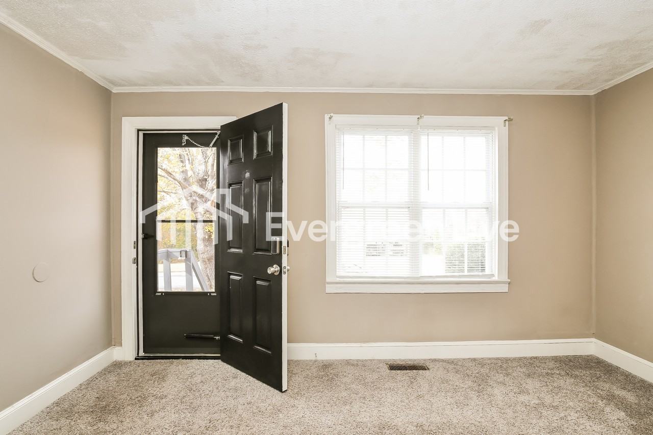 4207 Garden St - Photo 4 of 16