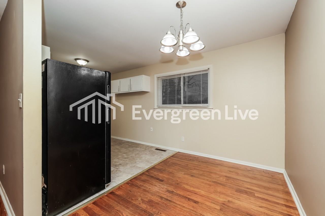 5025 Ballard Dr - Photo 7 of 16