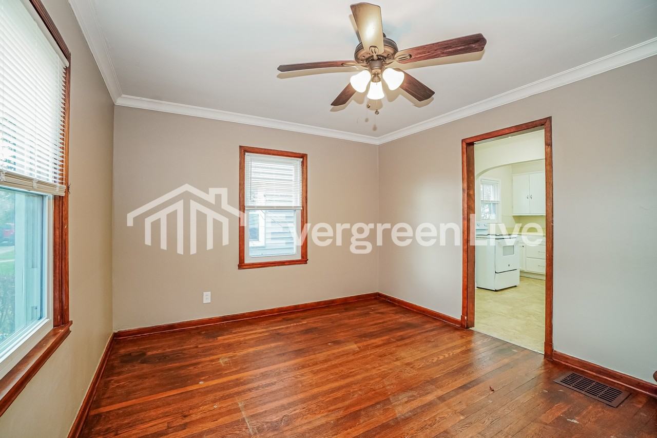 1714 Bide A Wee Park Ave - Photo 6 of 16