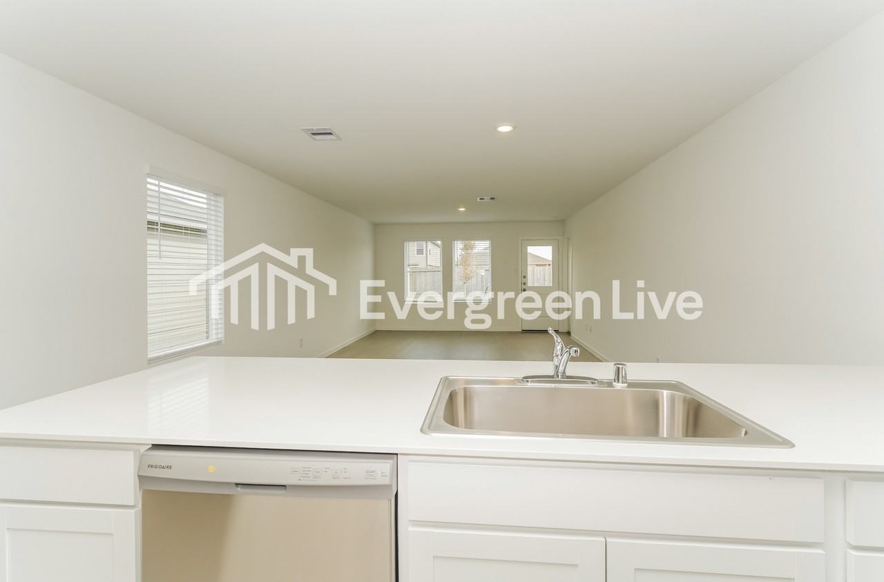 10822 Bird Of Paradise Ln - Photo 7 of 15