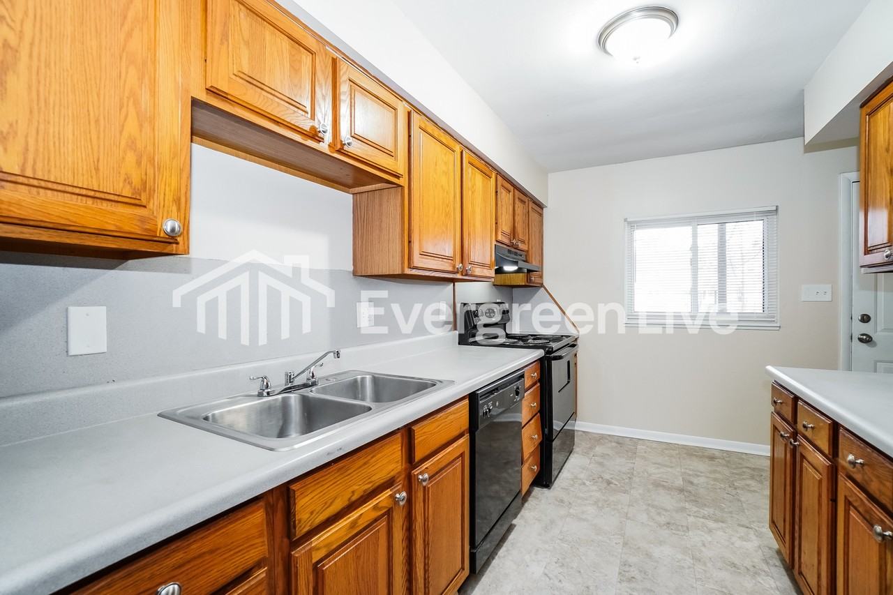 1171 Studer Ave - Photo 6 of 15