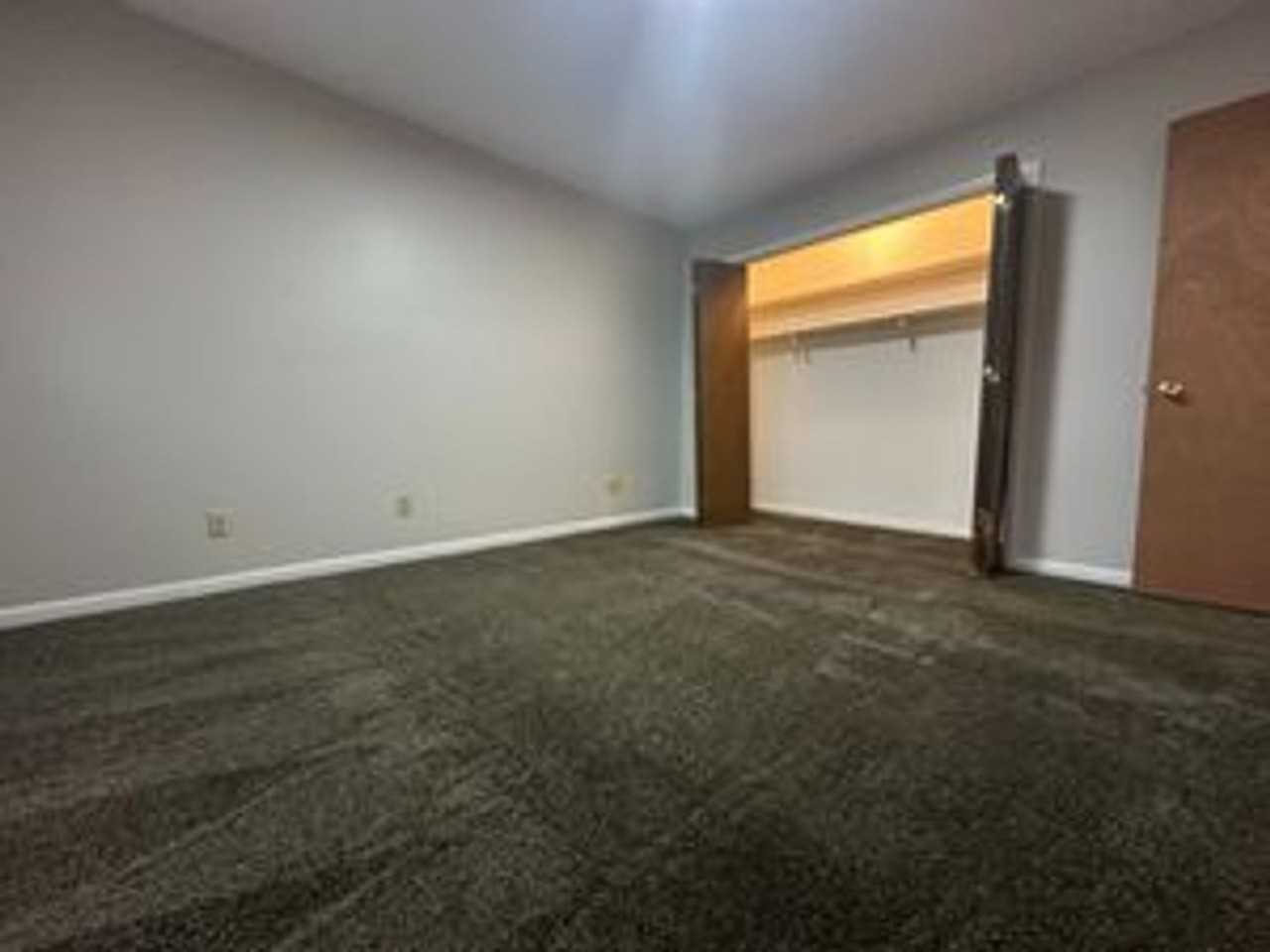 5 Curtis Ct - Photo 3 of 16