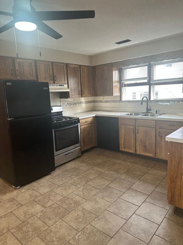 94 Thompson Street - Photo 7 of 23