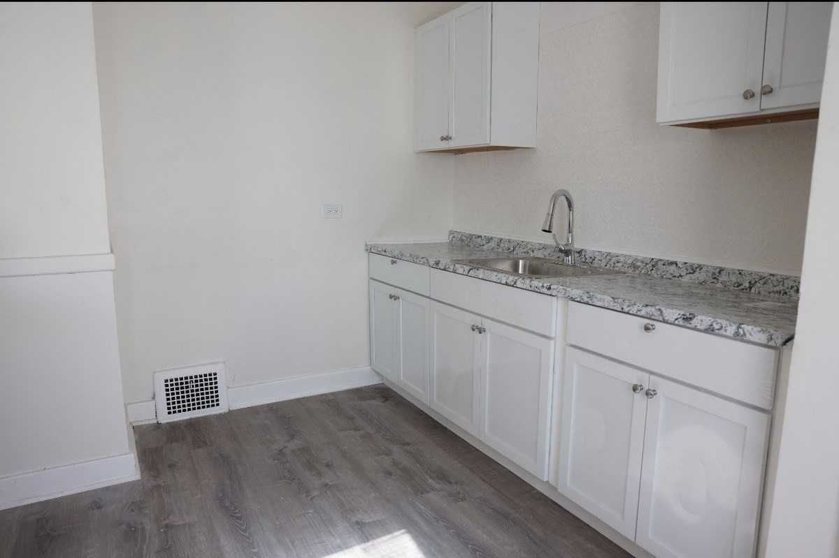 4532 Beniteau St - Photo 3 of 11