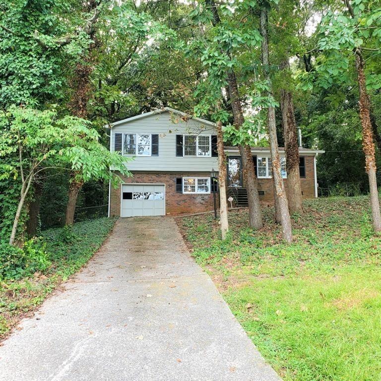 609 Bonnie Dell Drive Northeast - Photo 2 of 7