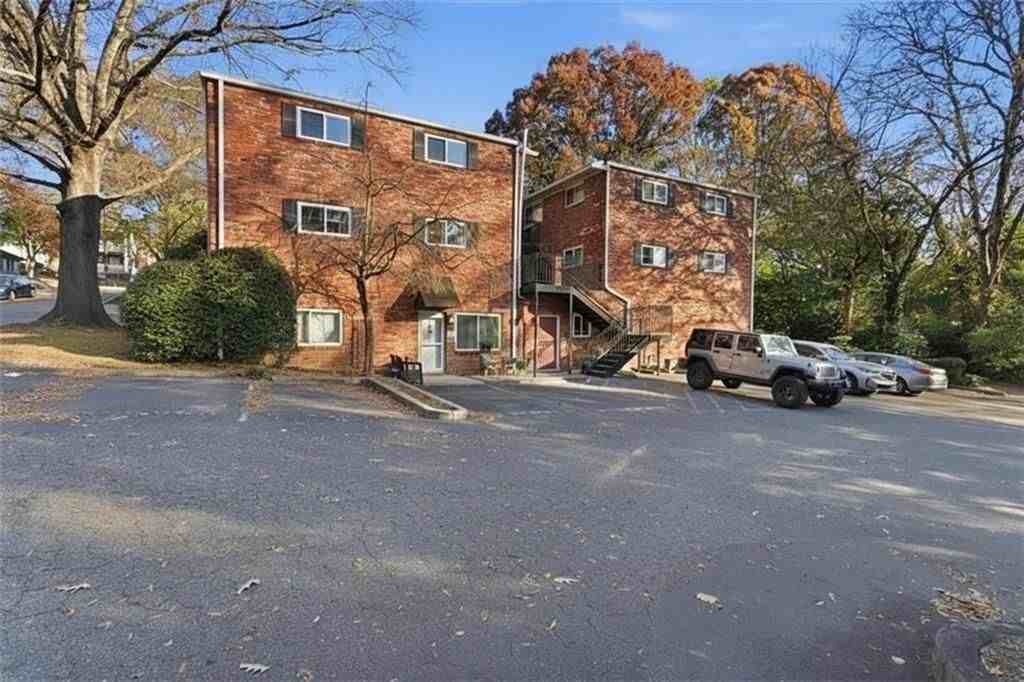 343 8th Street Northeast ##T1 - Photo 3 of 33