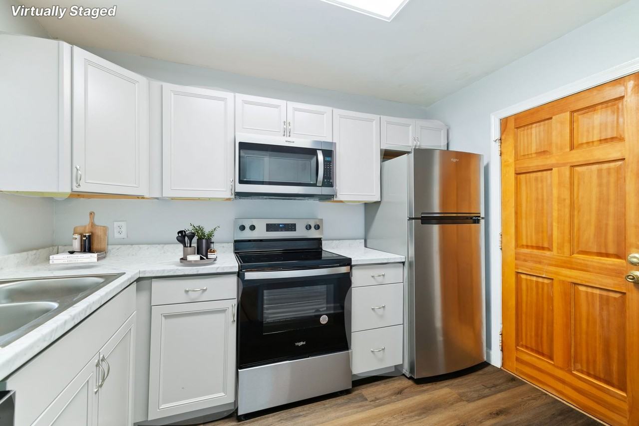 1921 Blackburn Avenue - Photo 5 of 12