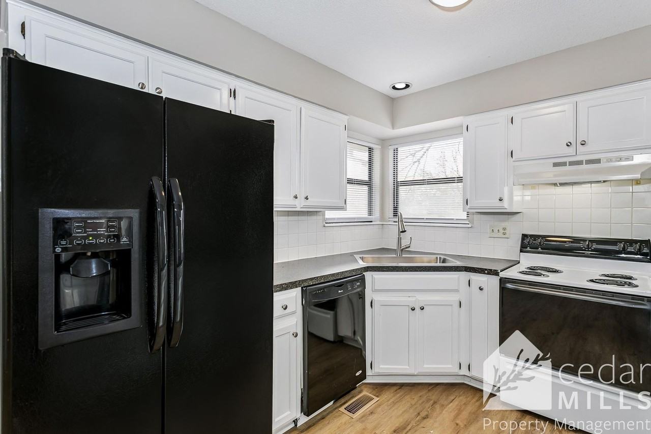 580 West 3rd Street - Photo 4 of 14