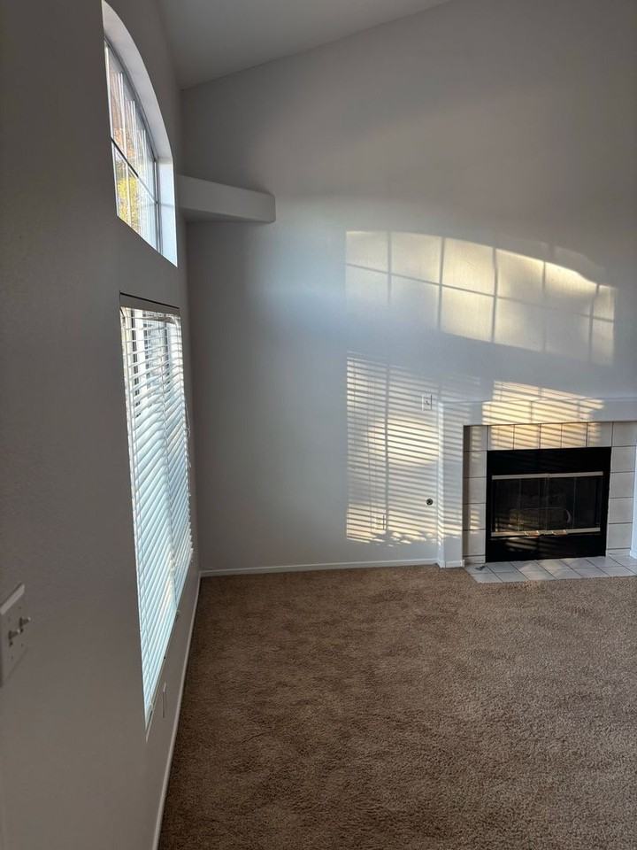 10184 Tumbling Tree St - Photo 6 of 35