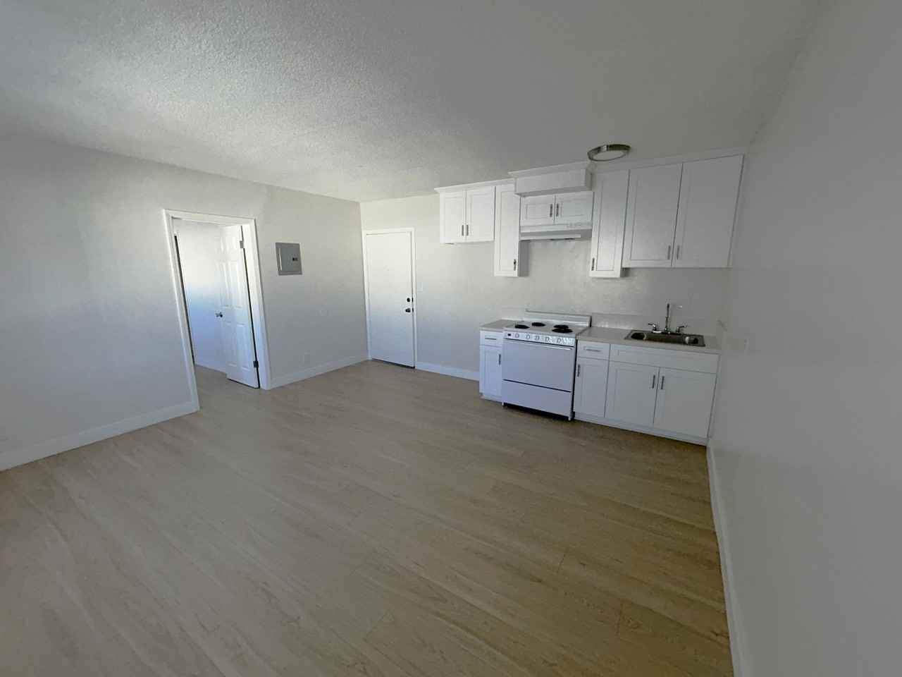 3118 - 855 South Ardmore Avenue - Photo 6 of 13