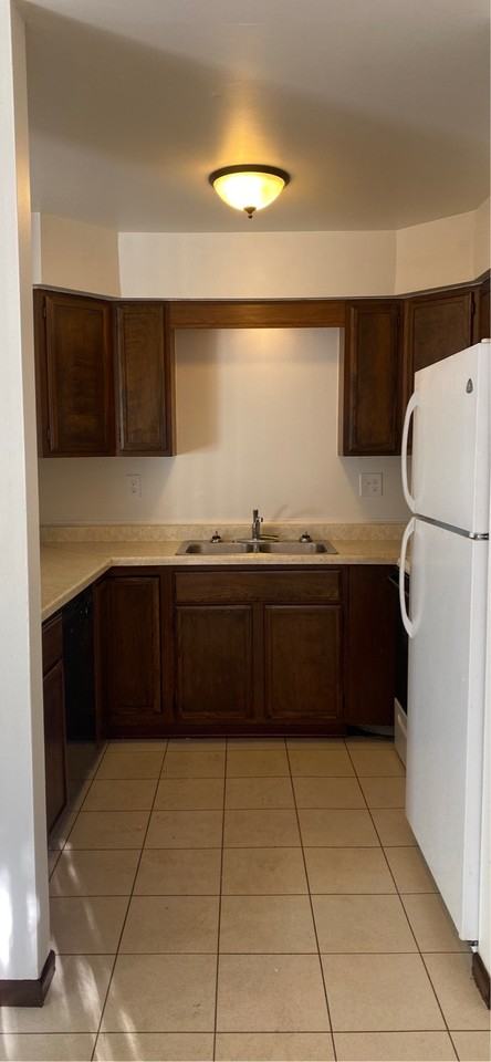 CENTENNIAL 4327 - Photo 3 of 8