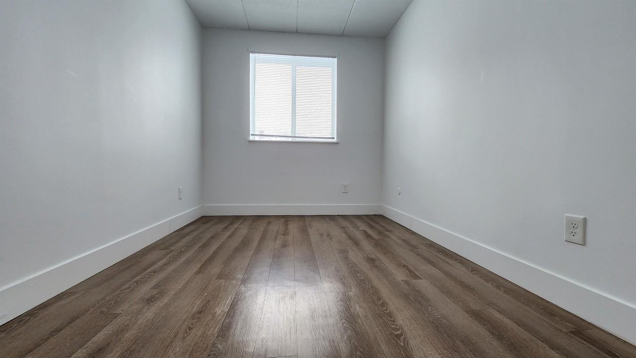 The Andrew - Photo 4 of 18