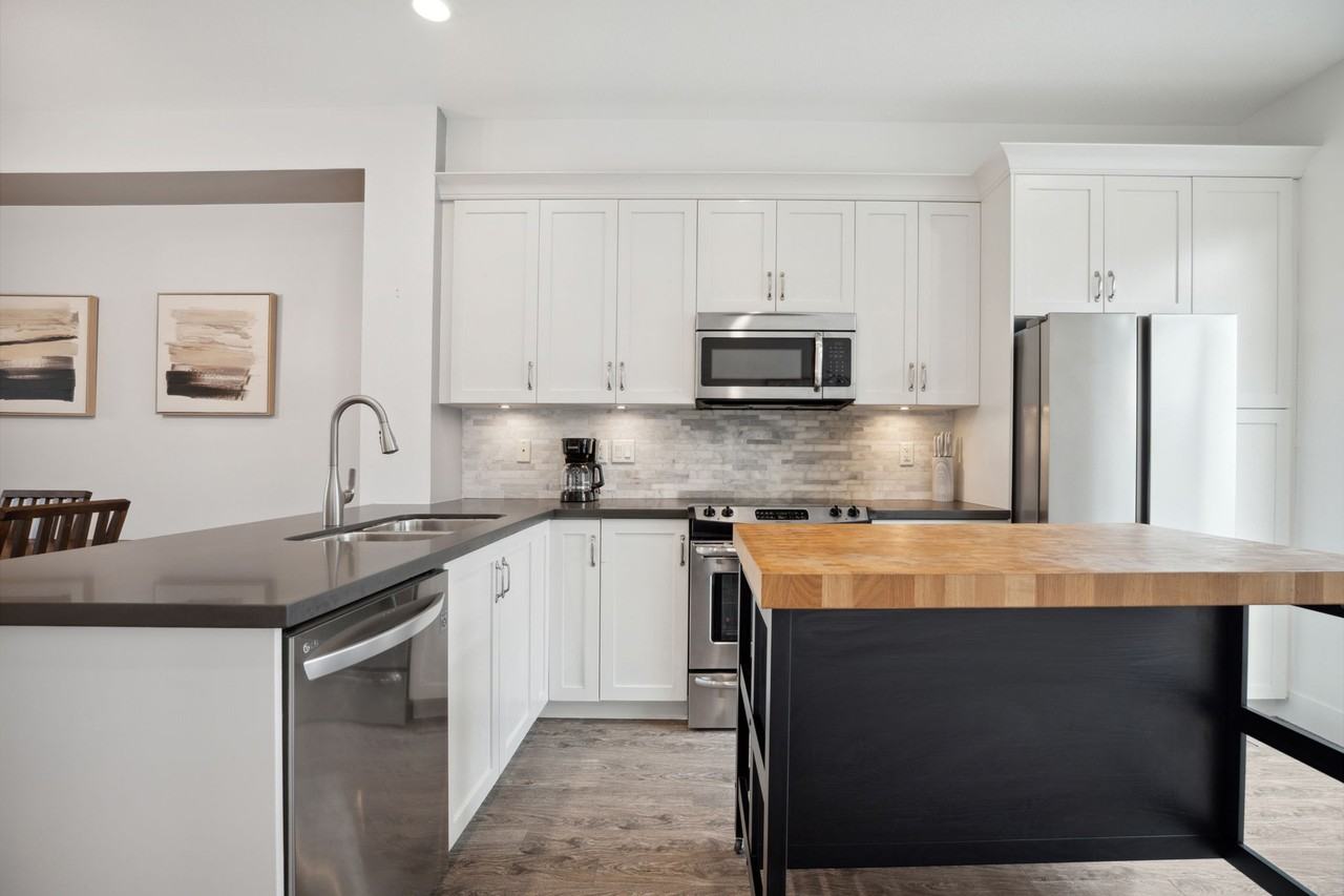 16228 16 Ave - Photo 6 of 38