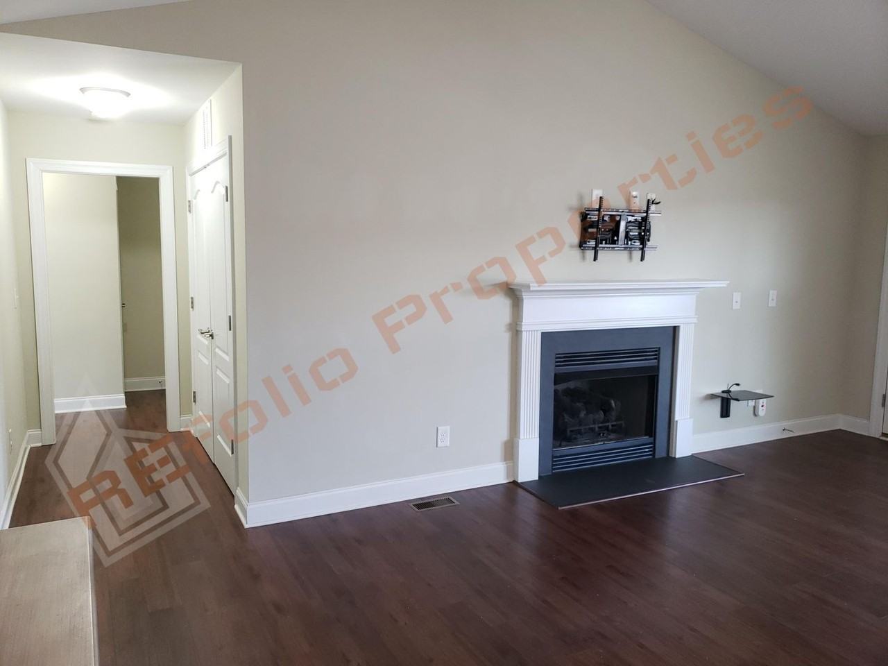 240 Oxfordshire Dr - Photo 6 of 23