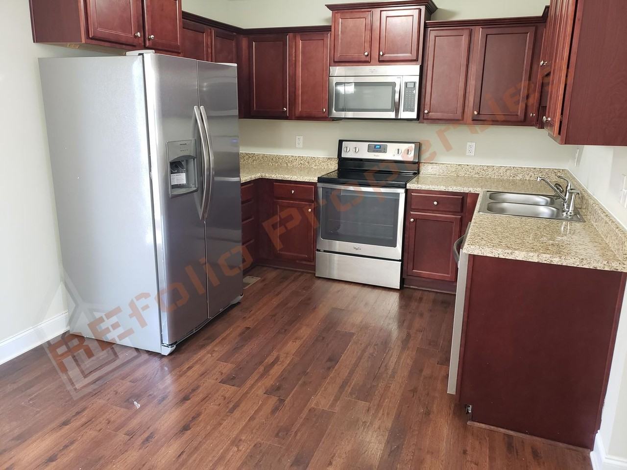 240 Oxfordshire Dr - Photo 7 of 23