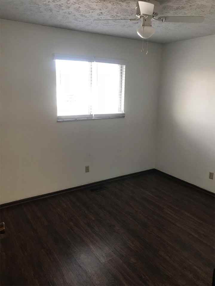 6450 FARMDALE RD - Photo 6 of 10