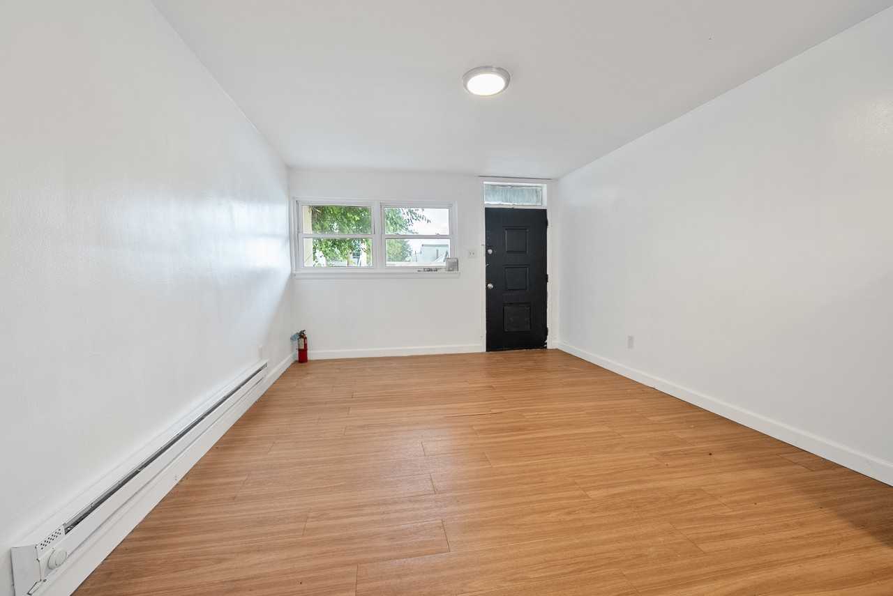 2020 Woodlynne Avenue - Photo 3 of 6