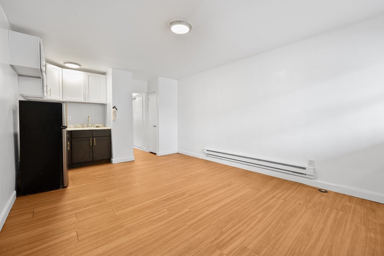 2020 Woodlynne Avenue - Photo 4 of 6