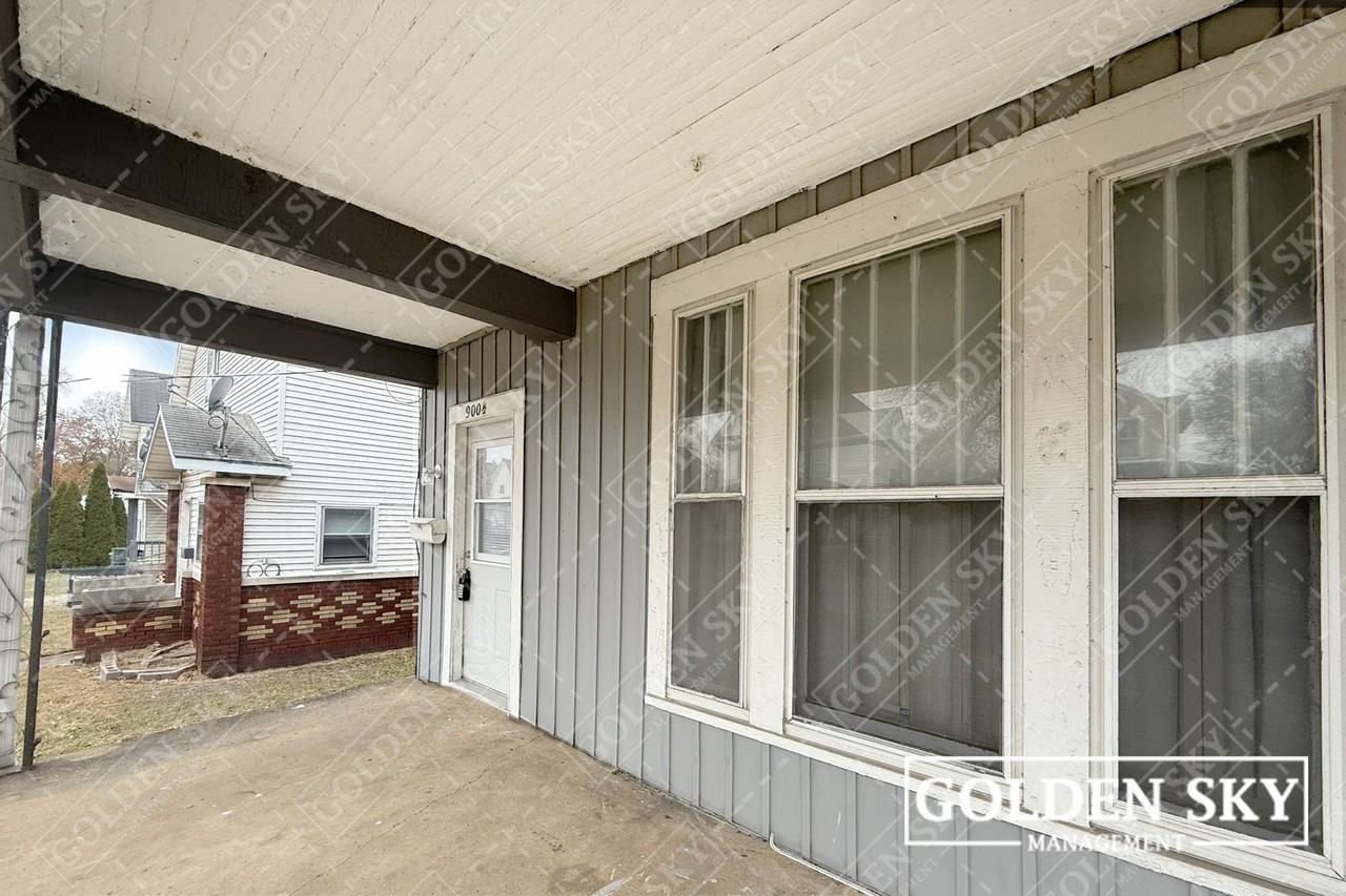 900 1/2 West Main Street - Photo 2 of 23