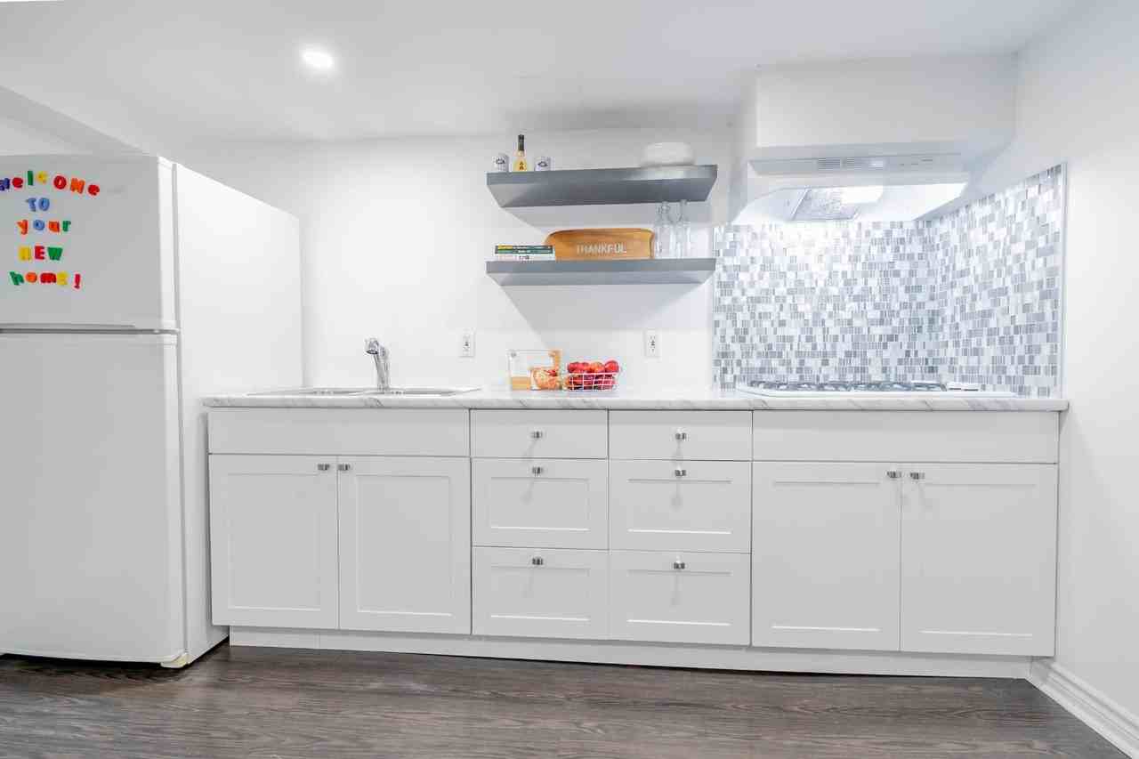 16 Ridgeview Avenue #2 - Photo 5 of 20