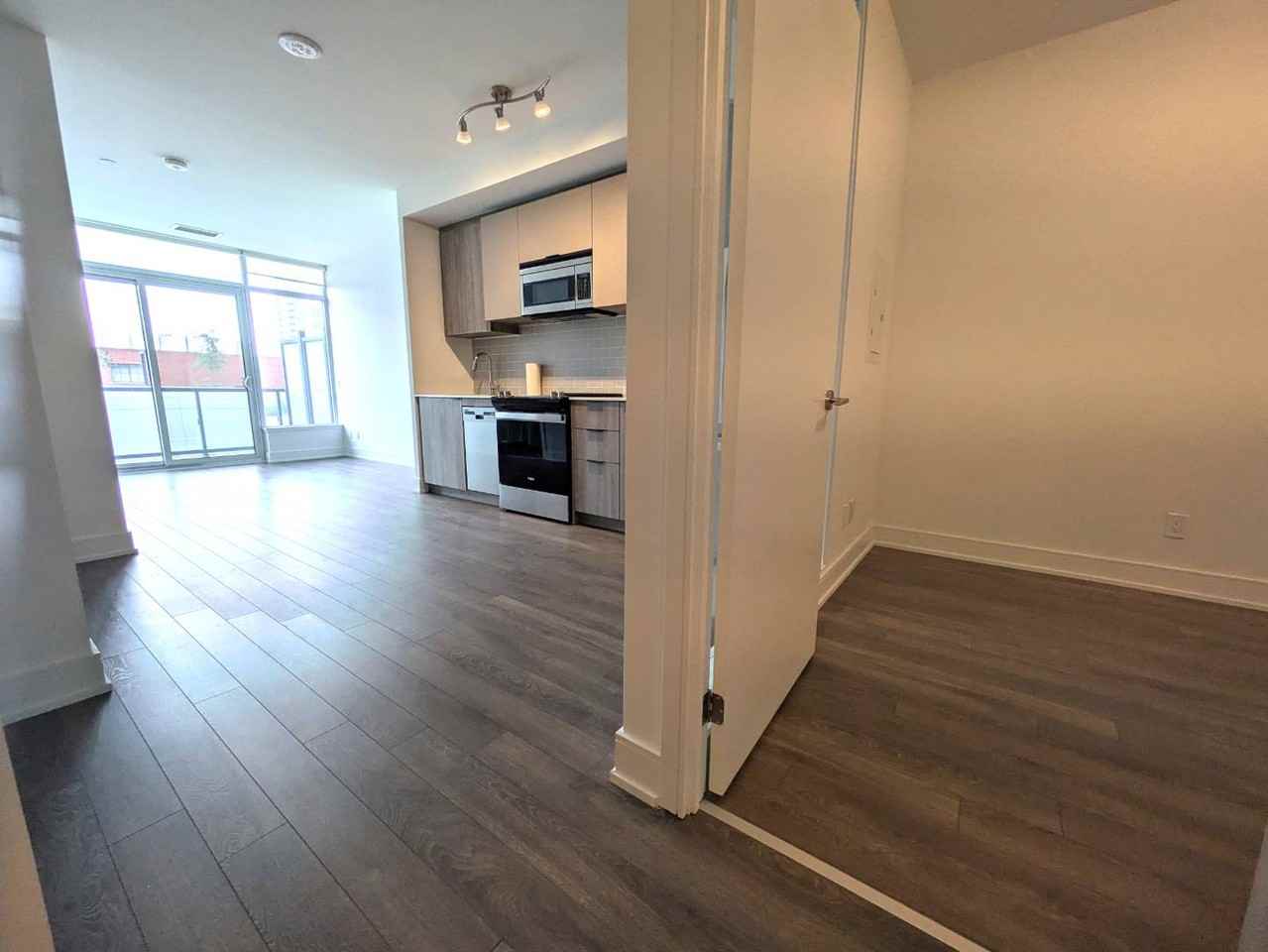 1350 Ellesmere Rd #211 - Photo 7 of 50