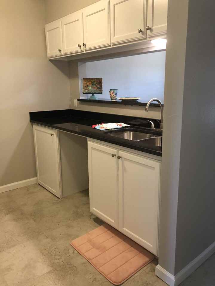 St. Laurent Apartments - Photo 2 of 4