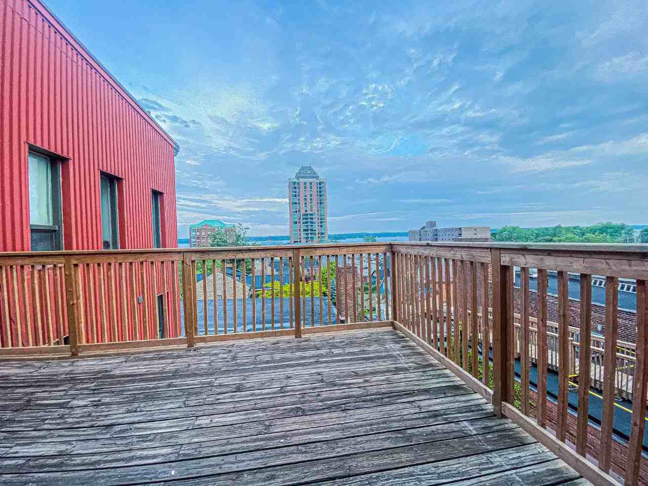 51 King St W #306 - Photo 4 of 20