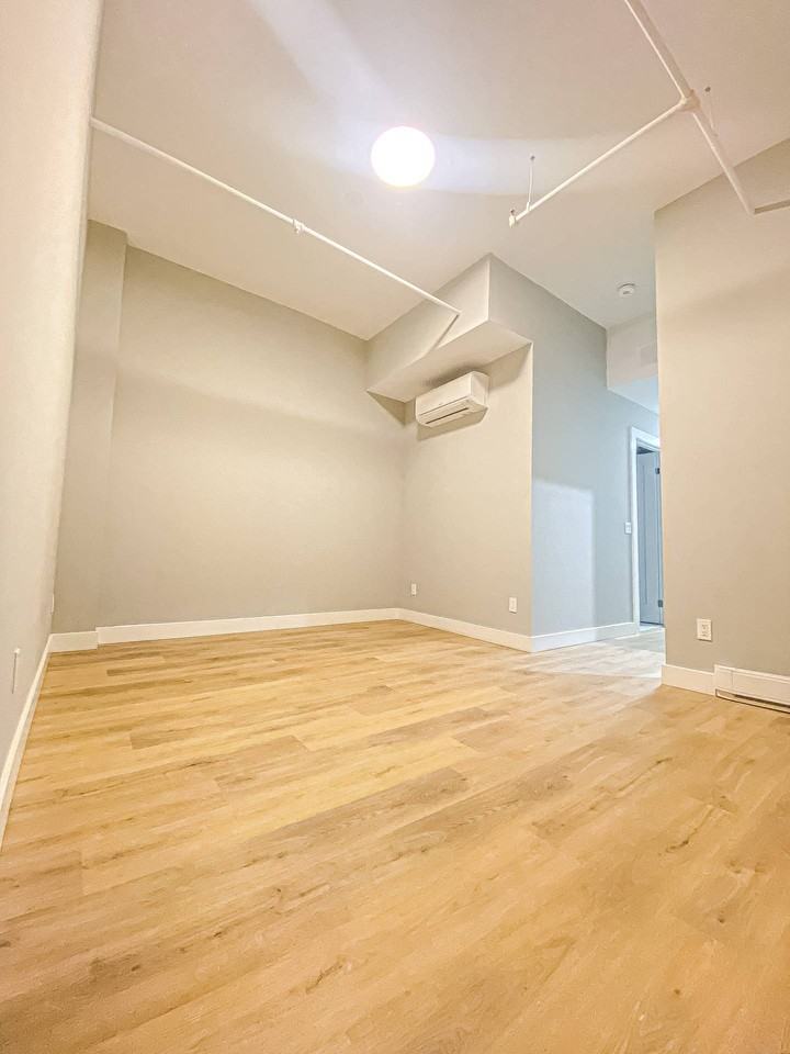 51 King St W #306 - Photo 6 of 20