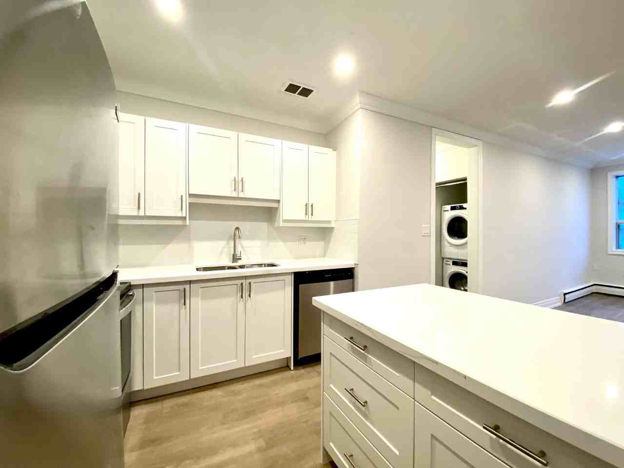 98 Joseph Crt - Photo 4 of 14