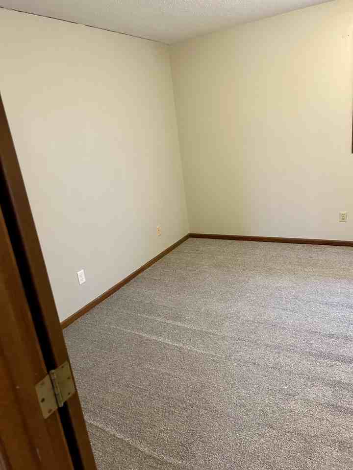 Ottawa Apartments - Photo 4 of 15