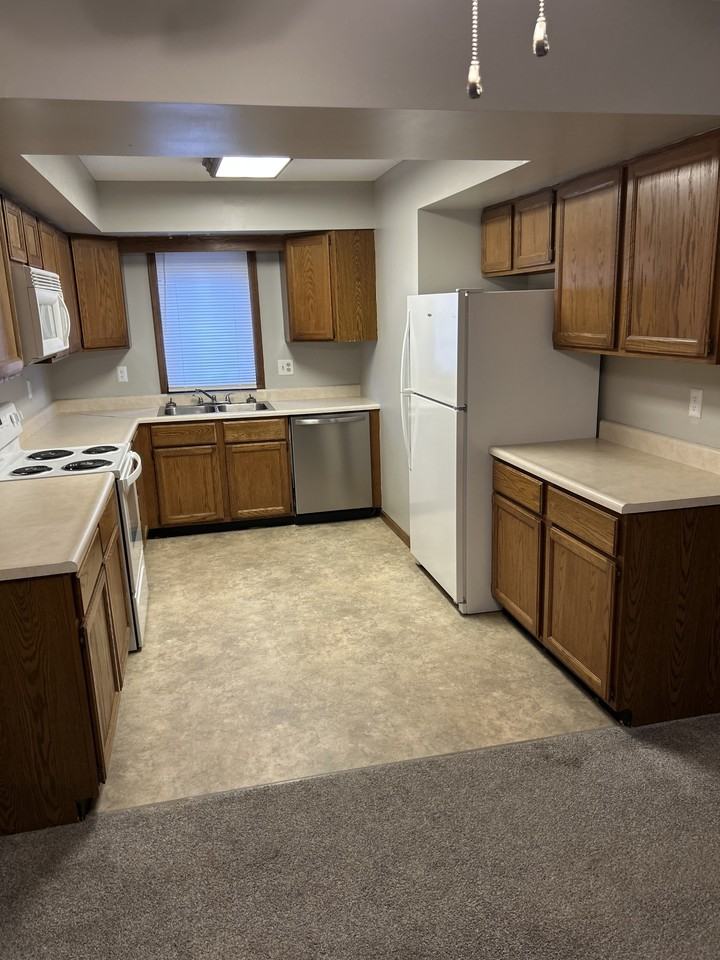 Ottawa Apartments - Photo 7 of 15