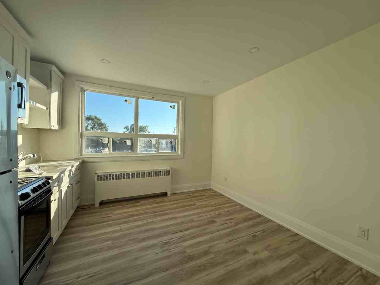 611 Concession Street - Photo 4 of 8