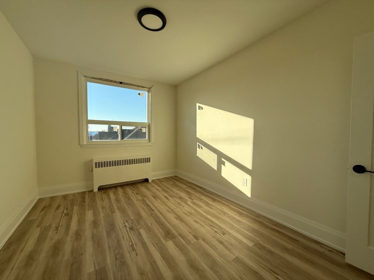 611 Concession Street - Photo 5 of 8