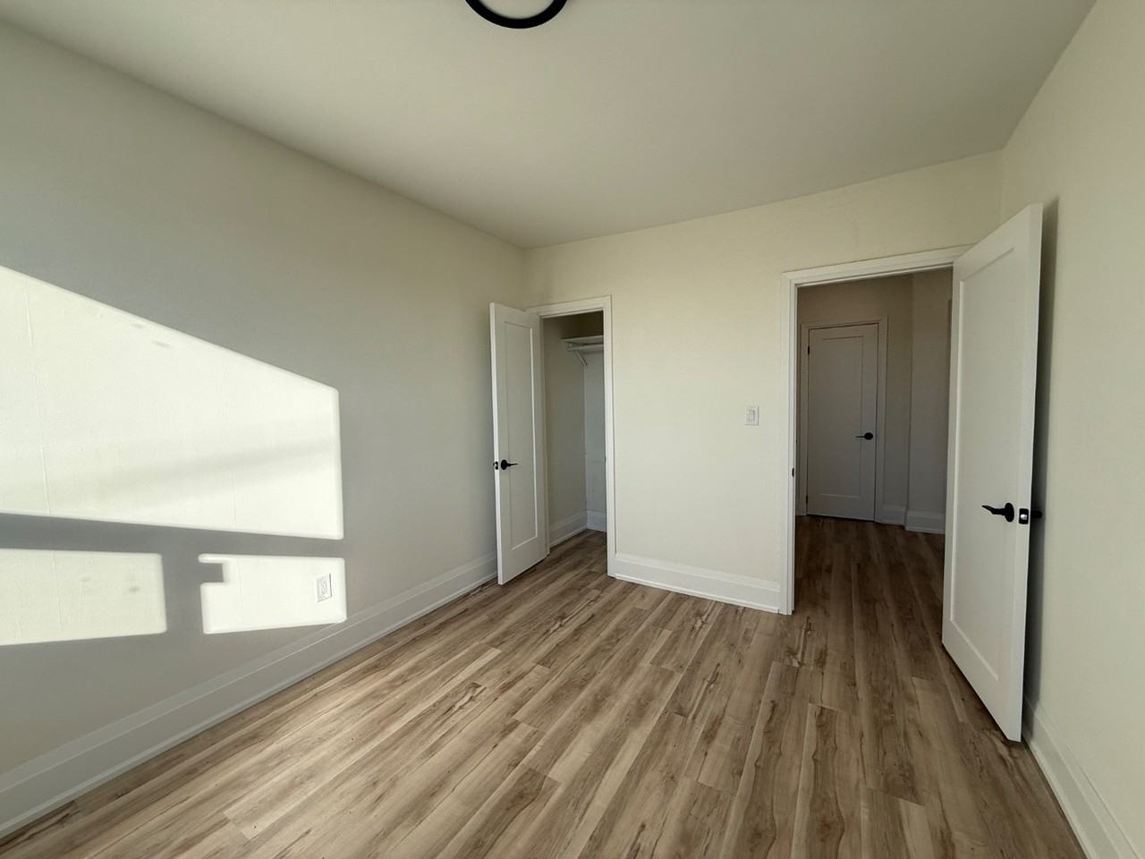 611 Concession Street - Photo 6 of 8