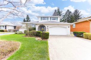 featured image of 25 Meadowbrook Crescent