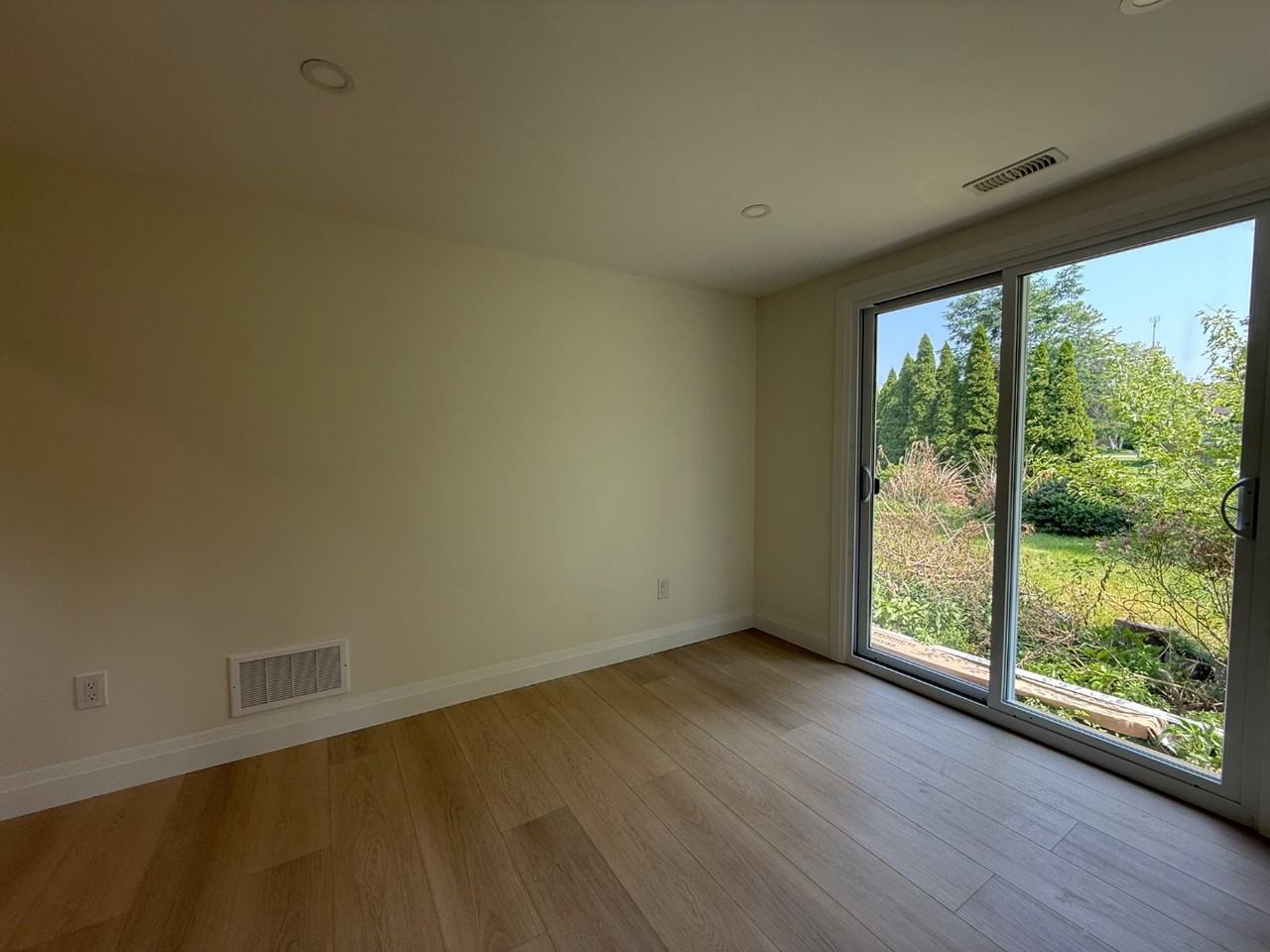 25 Meadowbrook Crescent - Photo 2 of 23