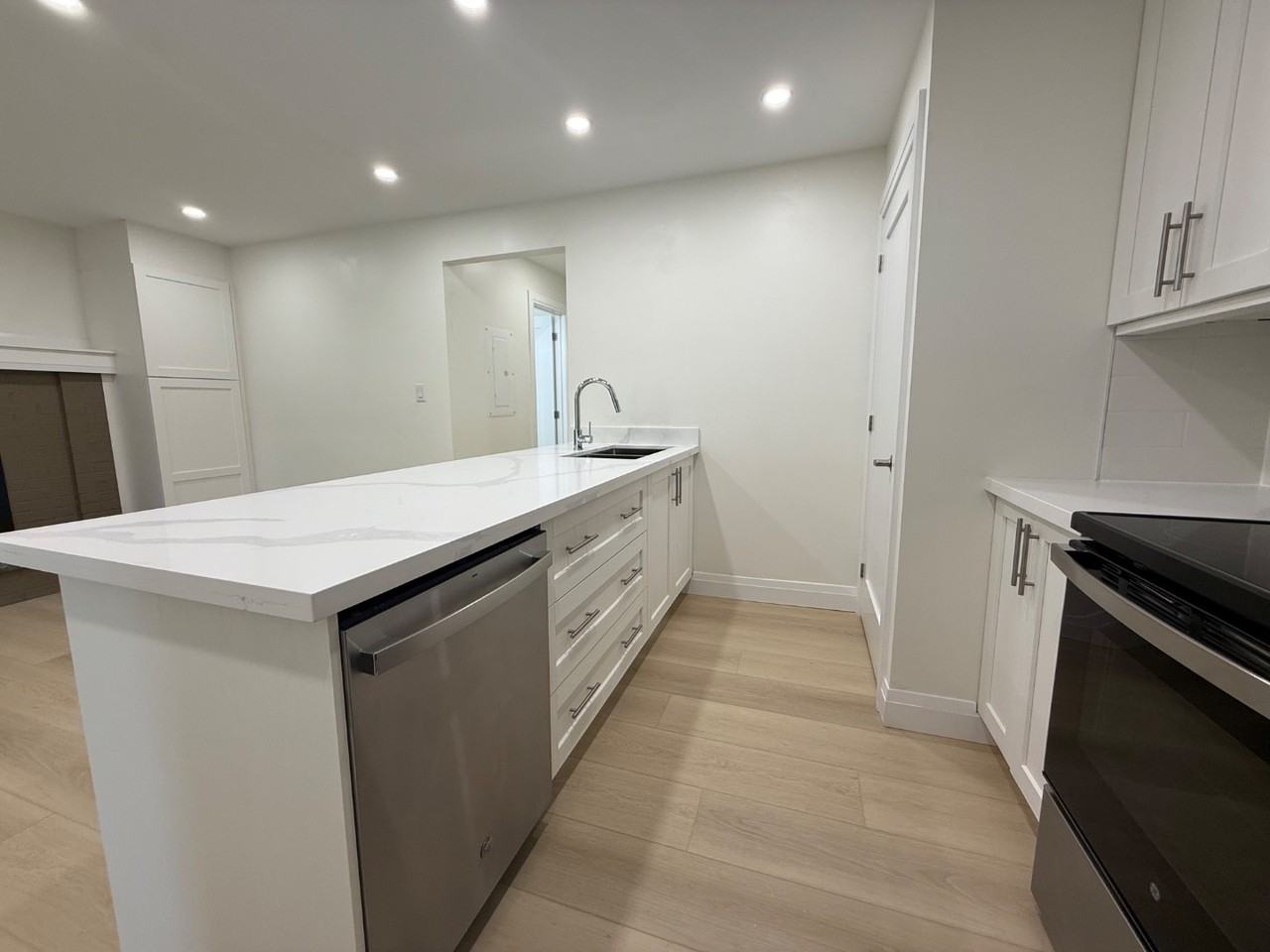 25 Meadowbrook Crescent - Photo 7 of 23