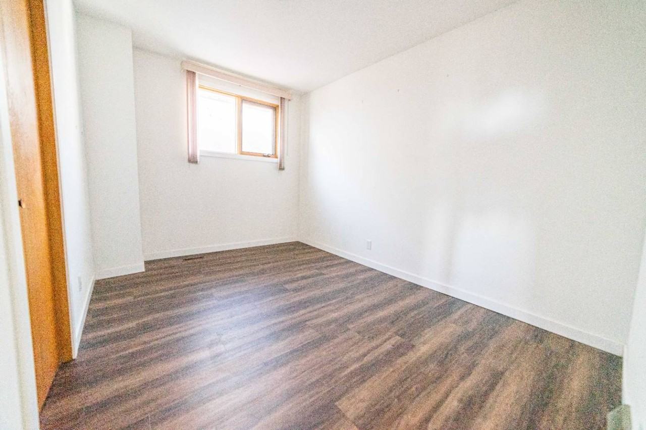 368 Dufferin Street - Photo 6 of 10