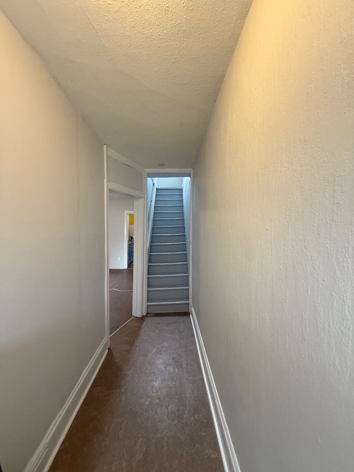 514 Cannon Street East - Photo 2 of 21