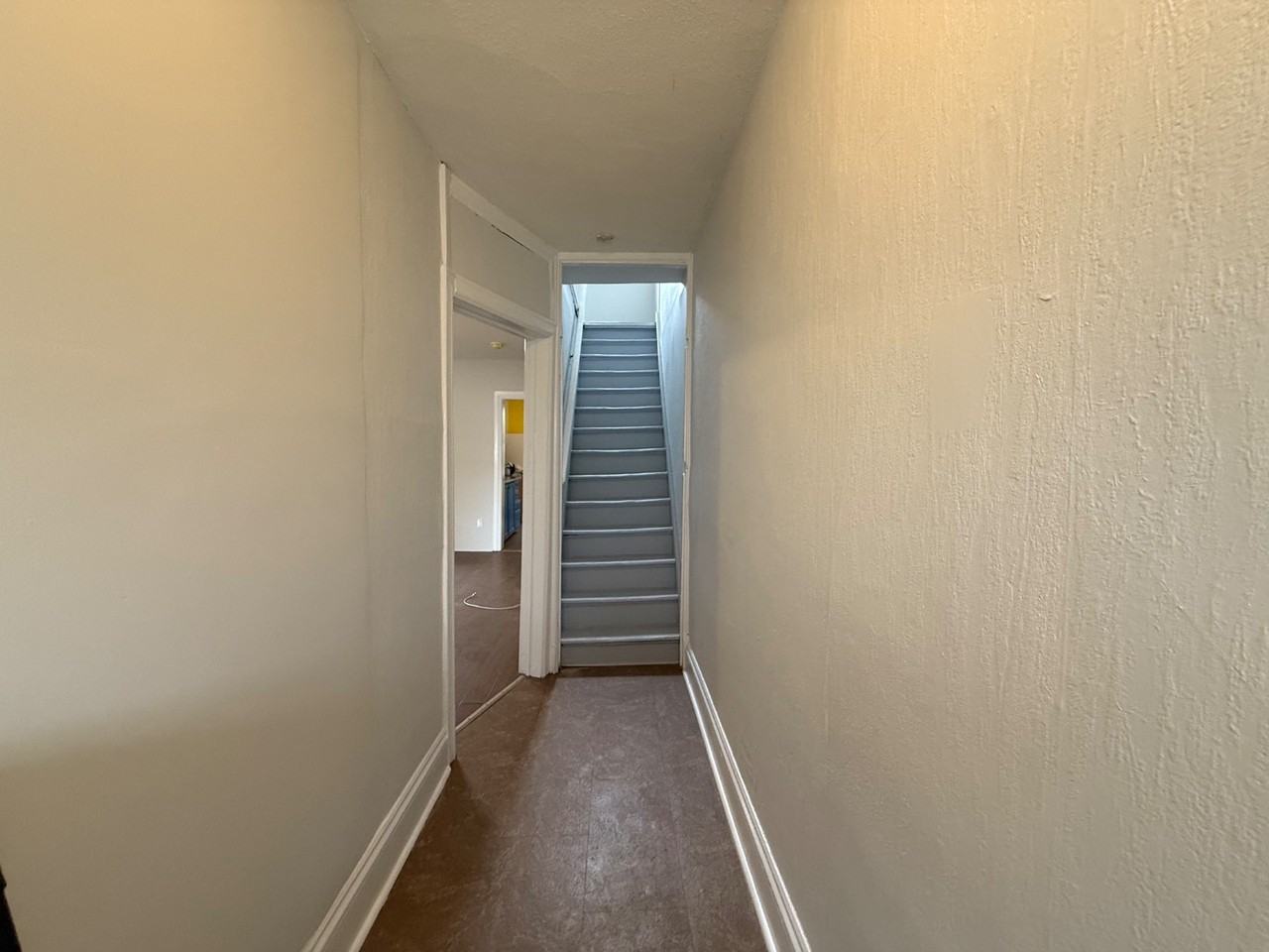 514 Cannon Street East - Photo 4 of 21