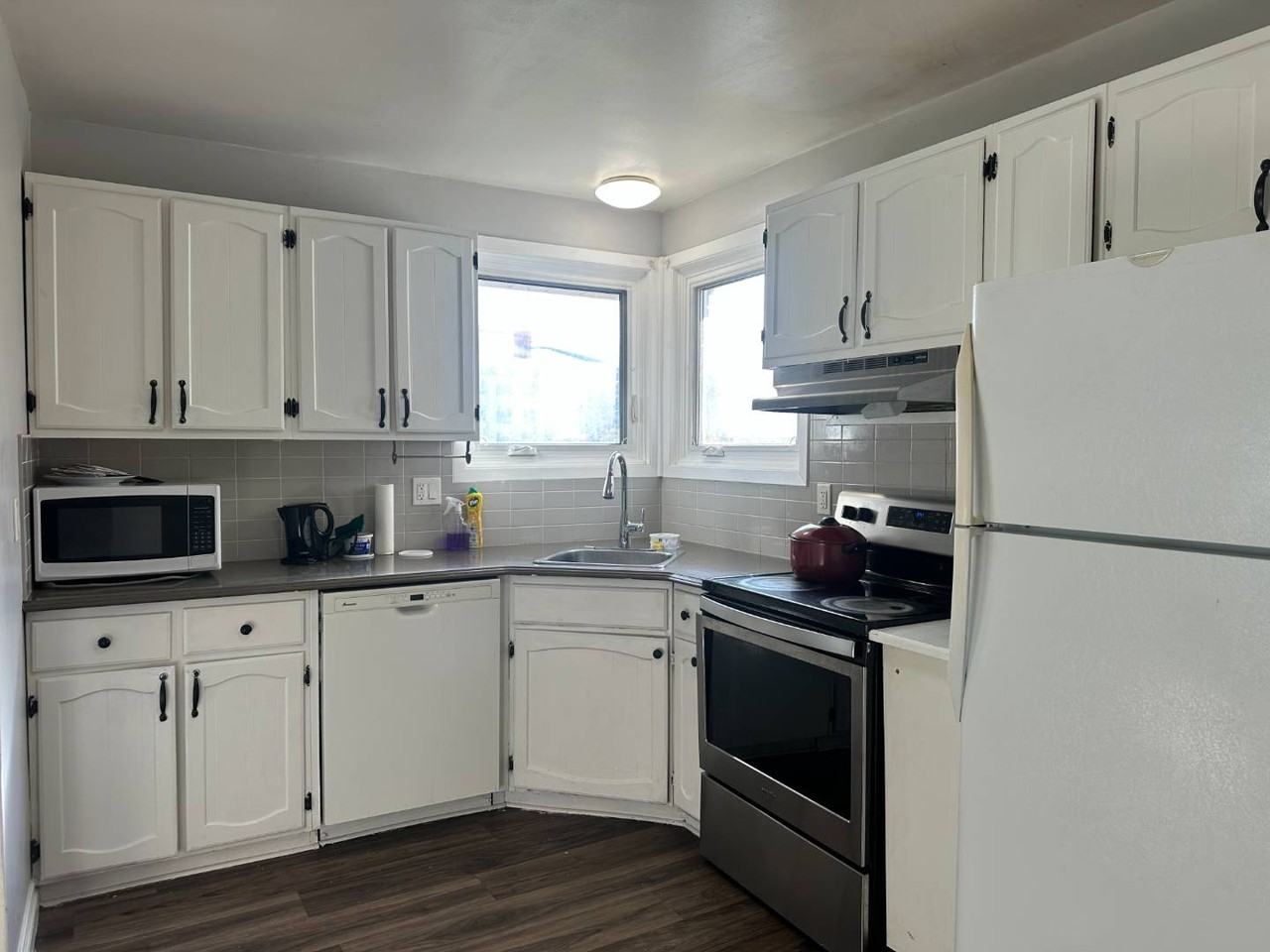 778 Weller St - Photo 4 of 22