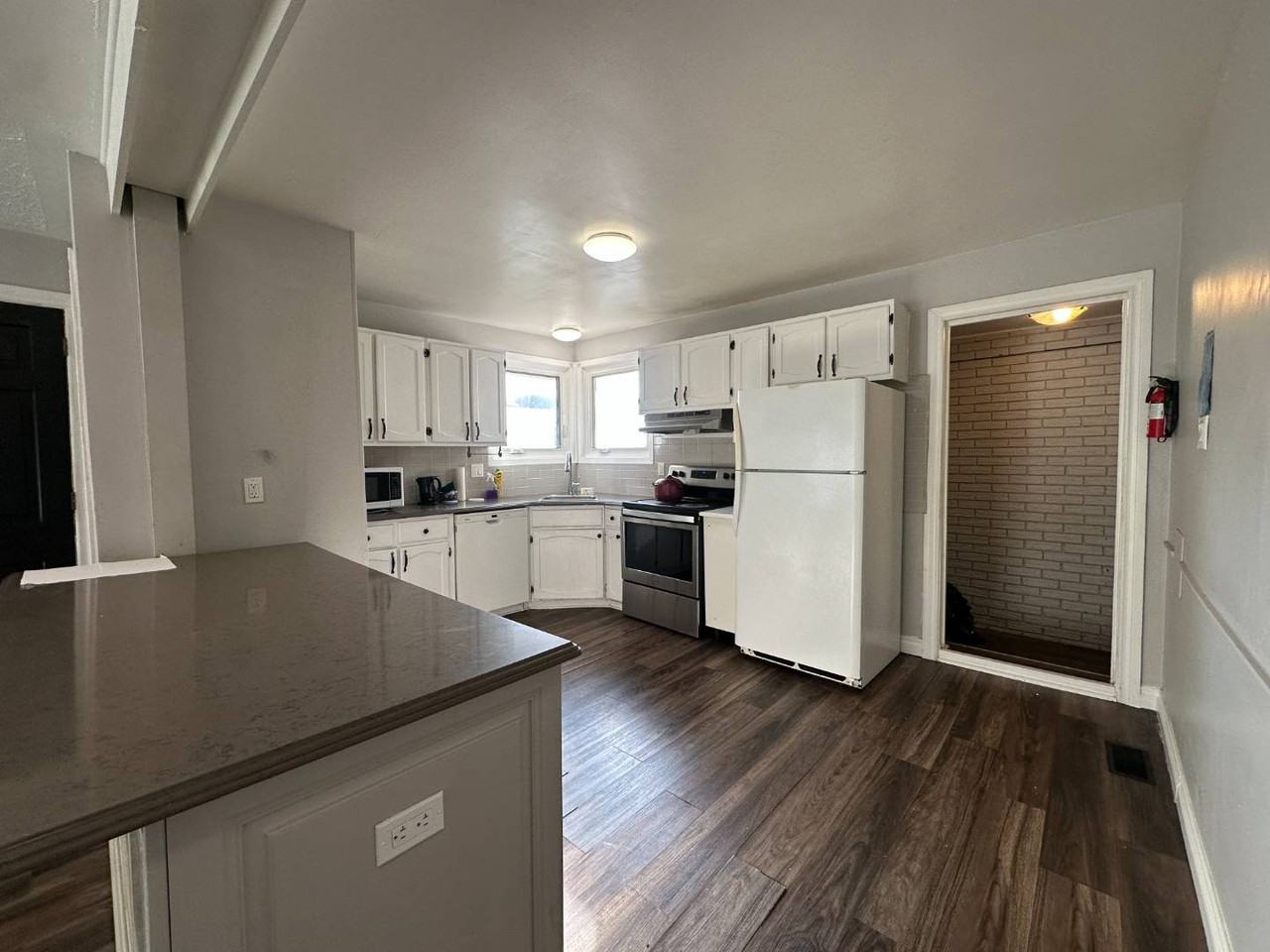 778 Weller St - Photo 6 of 22