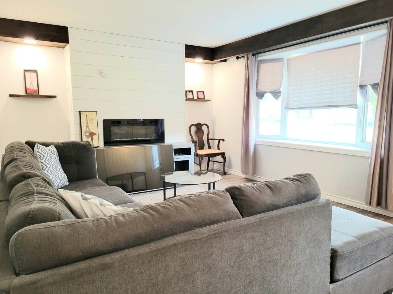 1116 Indian Road North - Photo 2 of 20